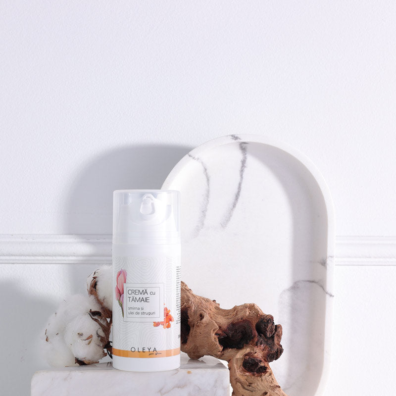 Lift and Firm - Crema Antirid cu Tamaie si Smirna